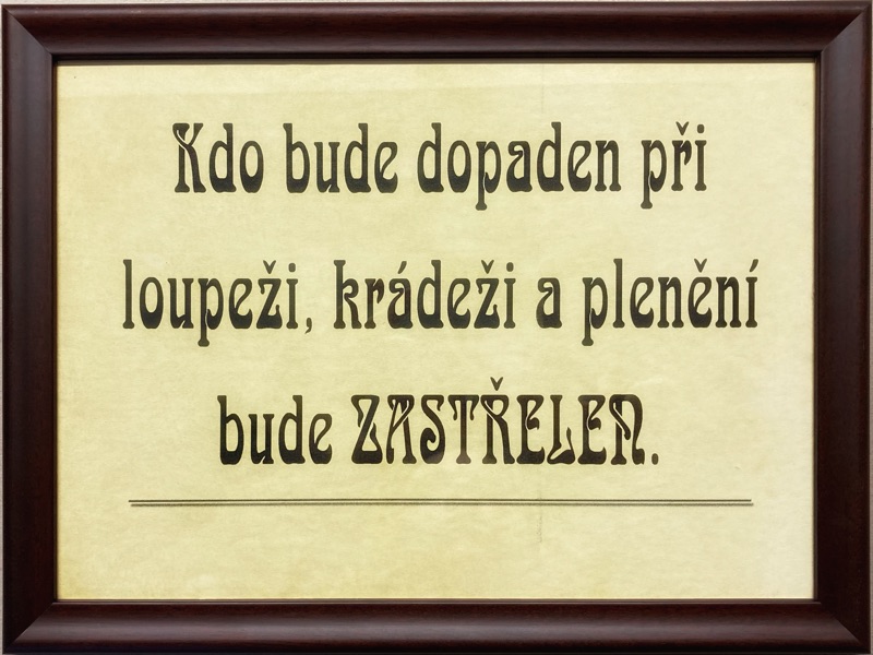 Cedule | Kdo bude dopaden při loupeži (různé rámy)