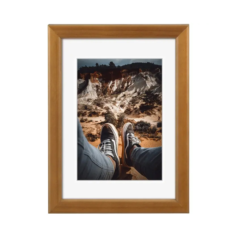 Hama rámeček dřevěný BELLA. ořech