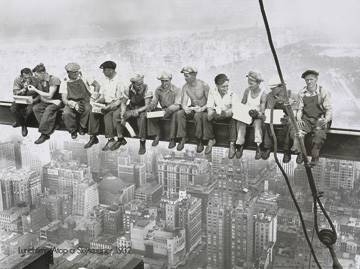 80x60 | Eating above Manhattan ( Ebbets Charles )