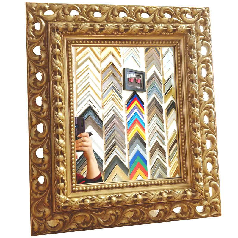 Zrcadlo ve zlatém rámu | 48x55 cm (Zarámovaná reprodukce)