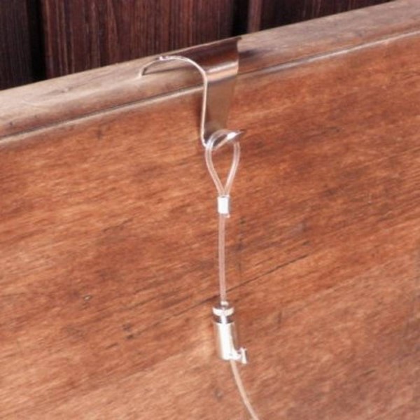 Háček Galerijní - na zavašení lanka se smyčkou na výstavní panel